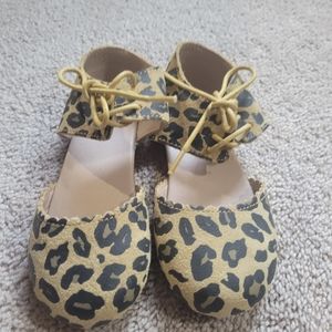 Kids Monkey feet Size 3-4 leopard shoes